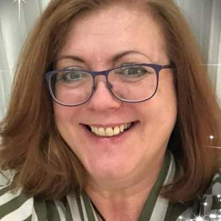 Ragazza calda pronta a divertirsi