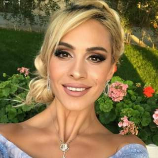 Donna matura cerca emozioni autentiche