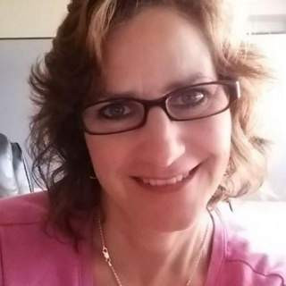 Giovane donna cerca nuove conoscenze