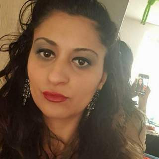 Donna romantica cerca amore vero